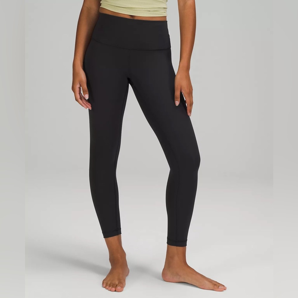 Lululemon Wunder Under Tight 23” in Full On Luxtreme, size 10, EUC